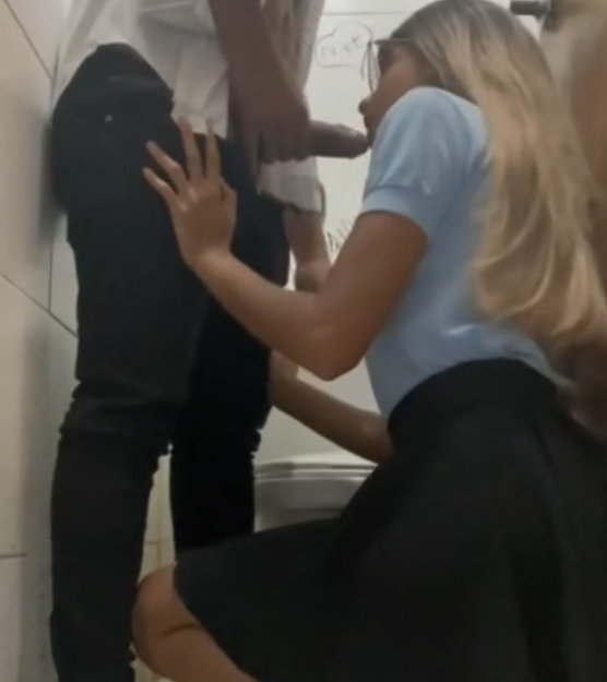 Student gets fucked by her teacher in washrooms